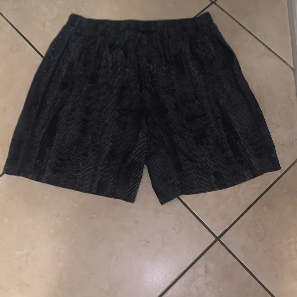 Lululemon Swim Short Black Shorts size Xl
